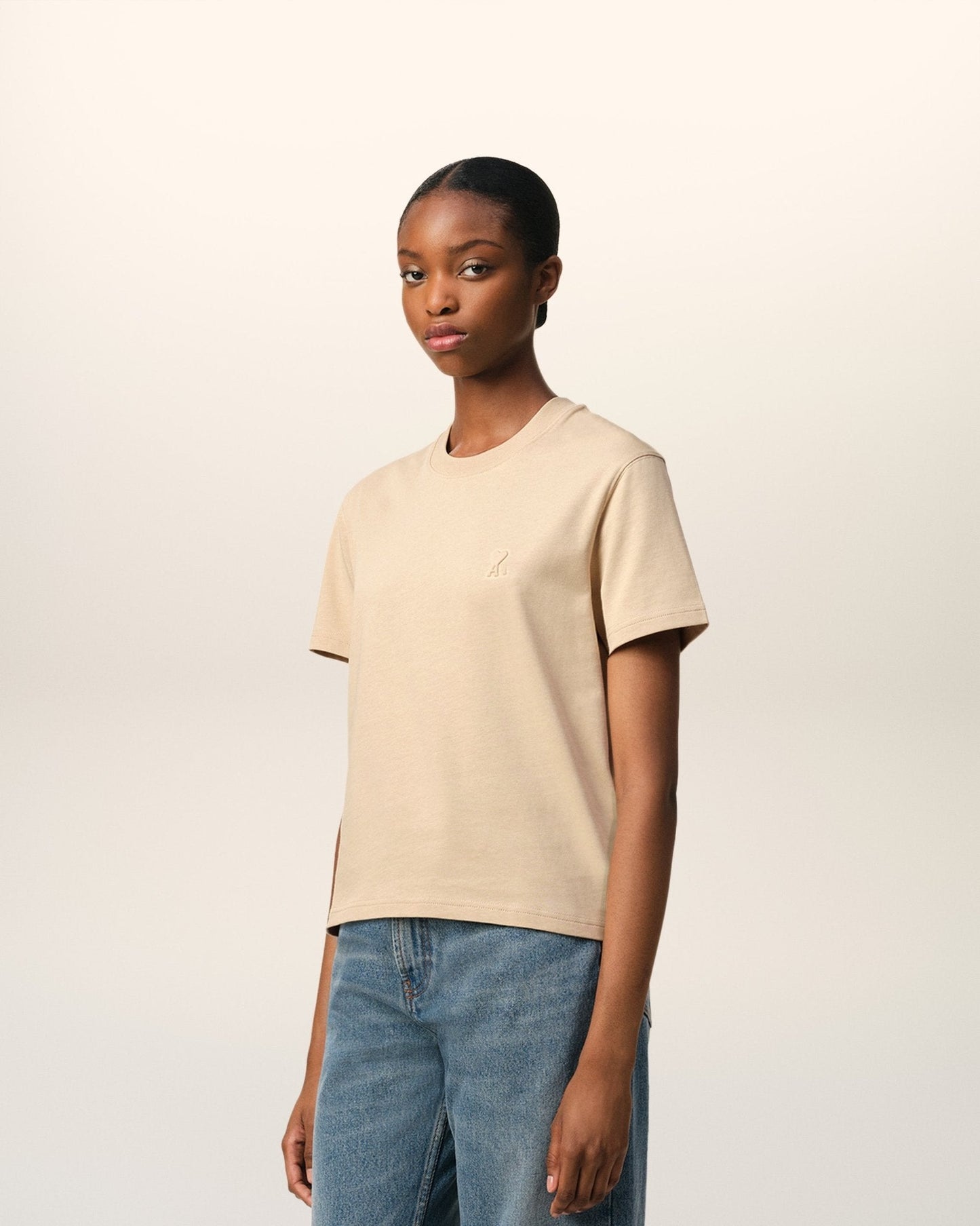 AMI PARIS - T-SHIRT BAWEŁNIANY AMI DE COEUR Beżowy