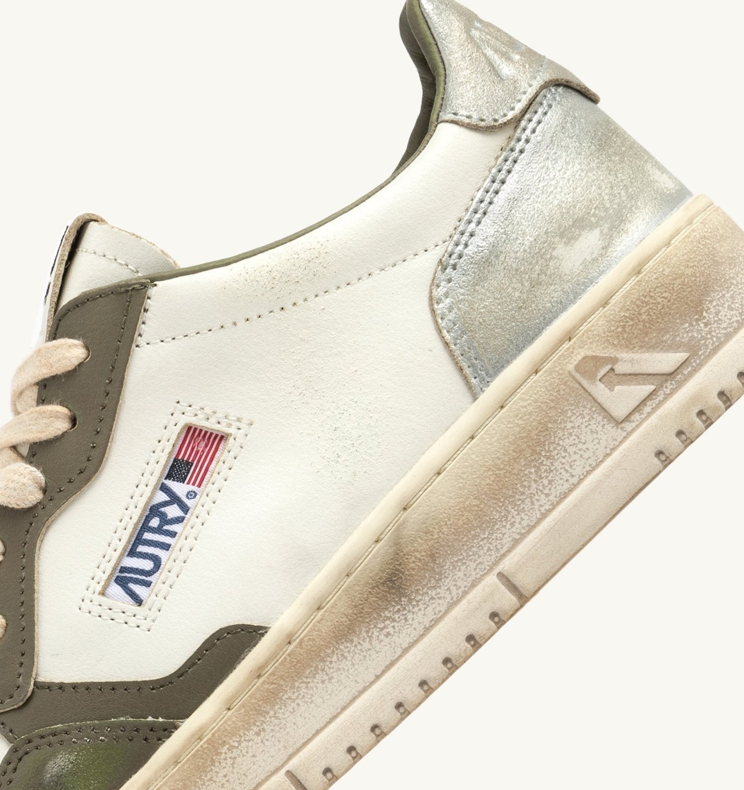 AUTRY - MEDALIST LOW SUPER VINTAGE WHISPER WHITE GREEN AND SREBRNE SNEAKERSY